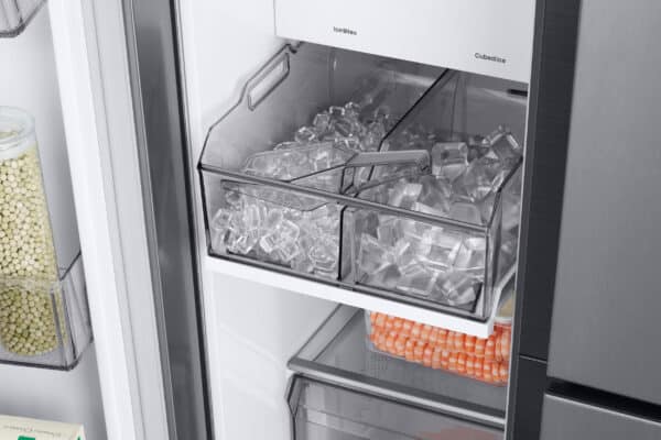 Samsung RH69CG892DS9EF American Fridge Freezer with Beverage Center™ - Image 7
