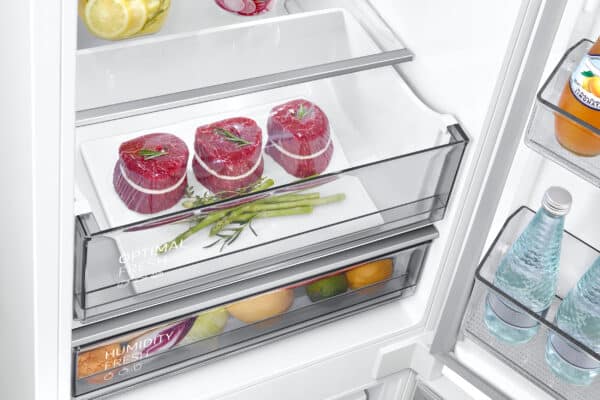 Samsung BRB30705EWW/EF F1RST™ Plus Total No Frost 298L Built-In Fridge Freezer - Image 7
