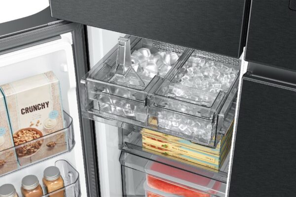 Samsung RF65DG9H0EB1EF 636L Family Hub™ AI Vision Inside French Style Fridge Freezer - Image 5